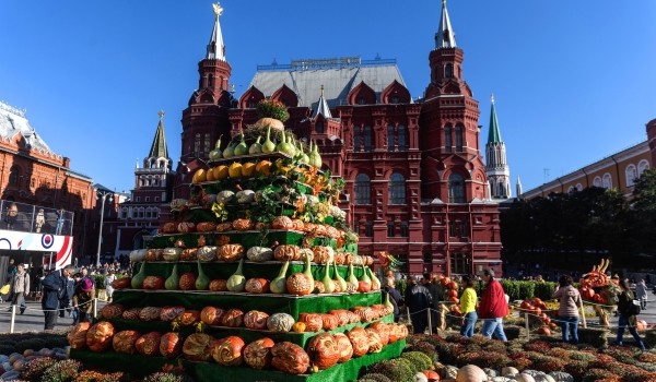 Москвичей и туристов ждет 80 бесплатных экскурсий в дни фестиваля «Золотая осень»