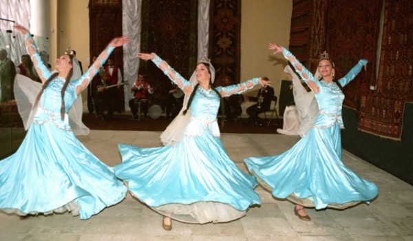 6 октября - азербайджанский праздник «Гранат» в Екатерининском парке