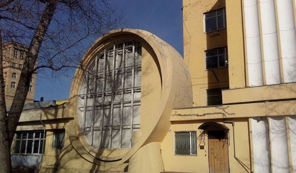 В Лефортове на юго-востоке Москвы началась реставрация гаража Госплана