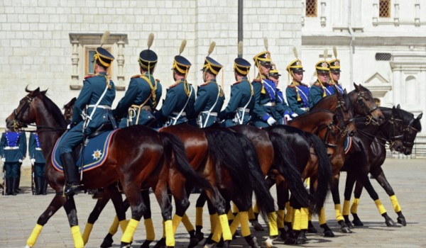 На Соборной площади Московского Кремля пройдёт последняя в этом году Церемония развода пеших и конных караулов Президентского полка XIV сезона