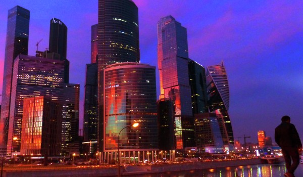 Движение около «Москва-Сити» ограничат по 30 октября из-за продления сроков устройства инженерных сетей