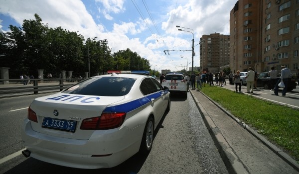 Движение ограничено в районе ул. Большая Академическая по 15 октября 2019 года из-за прокладки сетей