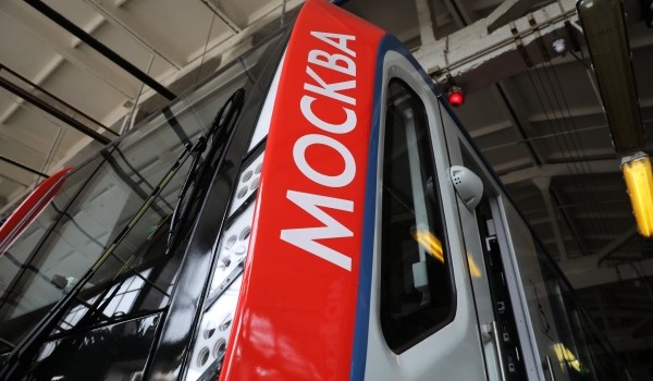 Кнопки открытия дверей заработали в поездах «Москва» на Филевской линии метро
