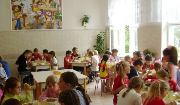 Москва постоянно ведет работу по контролю качества питания в образовательных организациях города