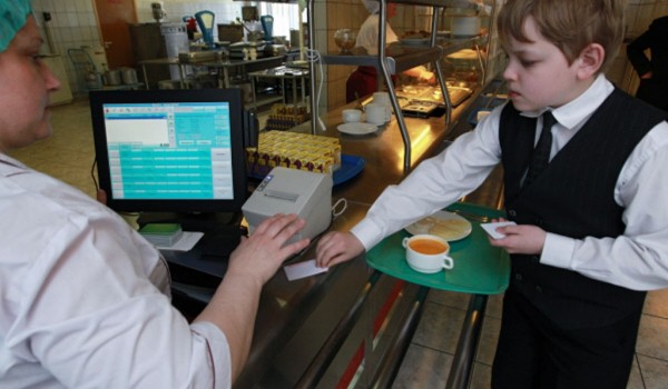 В московских школах за 2 года было открыто 74 «школьных ресторана»