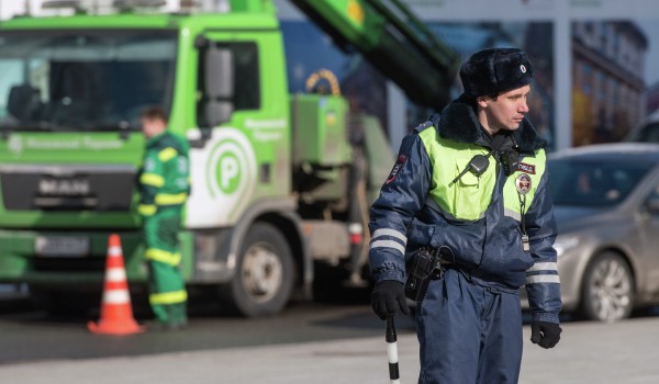 Порядка тысячи автомобилей такси эвакуировано в столице со 2 октября за отсутствие у водителей техконтроля и медосмотра