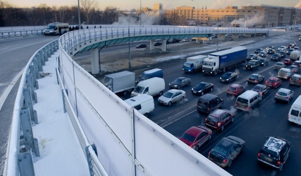 Запущено автомобильное движение по разворотной эстакаде с Волоколамского шоссе на улице Академика Курчатова