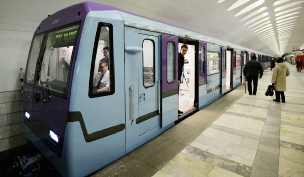 Новый поезд с USB-разъемами у каждого сидения появится в московском метро в 2020 году