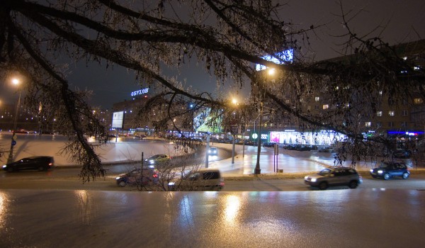 Транспортный комплекс города призвал водителей быть осторожнее из-за скользких дорог