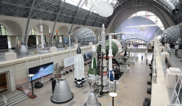 Новая экскурсия «Жизнь на орбите» появилась в центре «Космонавтика и авиация» на ВДНХ