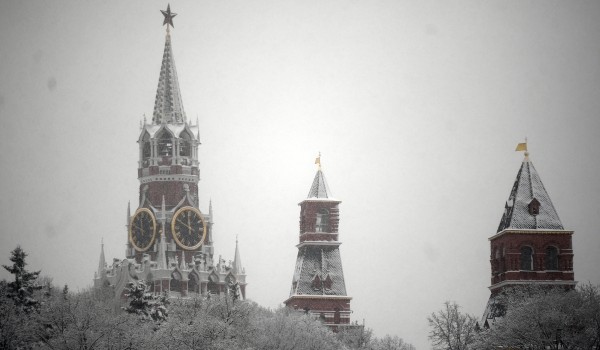 «Желтый» уровень опасности из-за сильного ветра продлен в столичном регионе на вторник