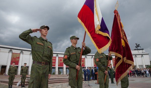 Выпускникам Учебного центра при МАИ присвоят первое офицерское звание «лейтенант» в Музее Победы