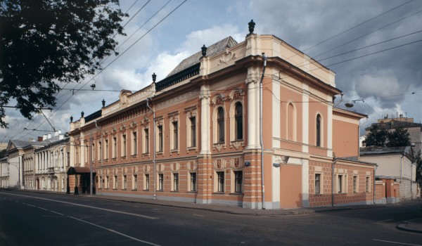 Западный флигель городской усадьбы XVIII века в центре столицы отреставрируют