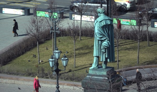 Памятники А.Пушкину и Ю.Гагарину приведут в порядок до конца месяца