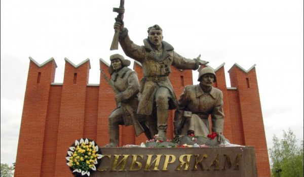 29 апреля – торжественный митинг с возложением венков и цветов к Мемориалу воинам-сибирякам на42 км Волоколамского шоссе