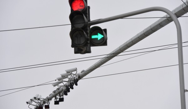 Режим работы светофоров изменили с начала года более чем на 100 перекрестках столицы для безопасности