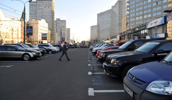 ЦОДД проанализирует возможность сокращения размеров парковочных мест в столице