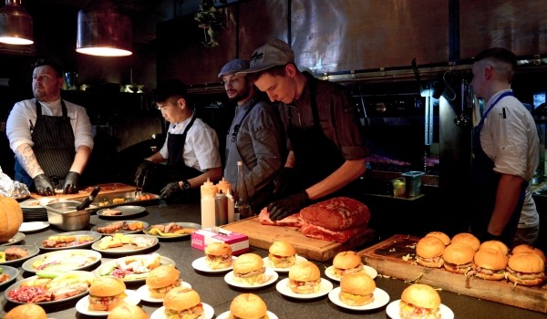 Более 30 ресторанов примут участие в Дне гамбургера