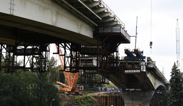 Строительство балочного моста в Мневниковской пойме вышло на финишную прямую