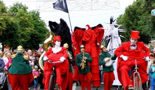 3 августа на ВДНХ пройдет «морской» парад театральных и цирковых артистов «Москвариума»