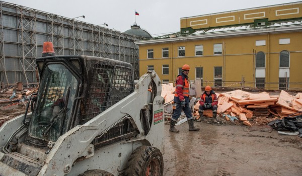 В Обручевском районе госинспекция по недвижимости демонтировала незаконные пристройки к торговому центру