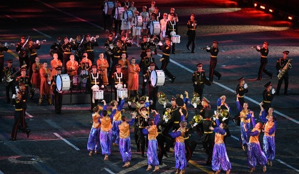 Около 2 тыс. человек приняли участие в XII Международном военно-музыкальном фестивале «Спасская башня»