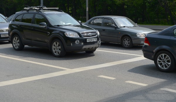 Московским водителям в выходные рекомендуют отказаться от поездок на личном транспорте