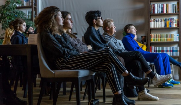 В столичных парках открылись курсы по изучению английского языка