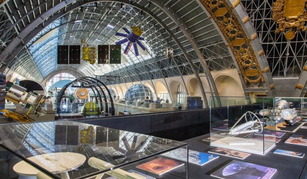 В центре «Космонавтика и авиация» на ВДНХ открывается выставка «Взгляд сверху»