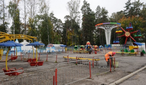 В парке Дубки завершено устройство новых детских площадок