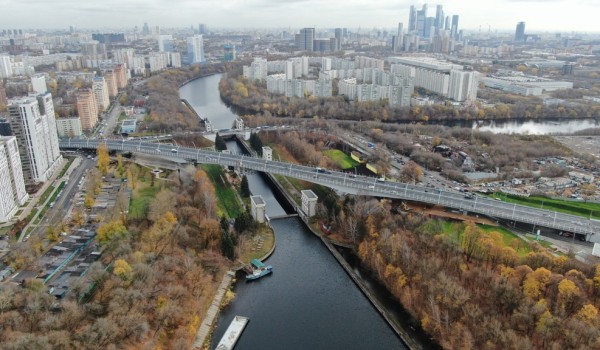 Мосгосстройнадзор выдал разрешение на ввод в эксплуатацию балочного моста на северо-западе столицы