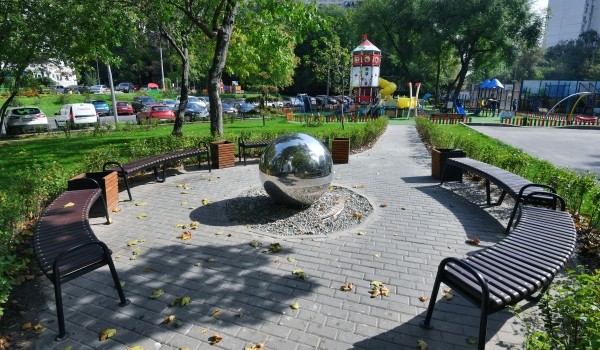 Благоустроенная территория появится на ул. Магаданская вместо строительства торгового павильона