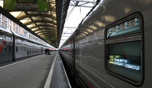 Свыше 100 дополнительных пригородных поездов и экспрессов будет курсировать на МЖД в новогодние праздники