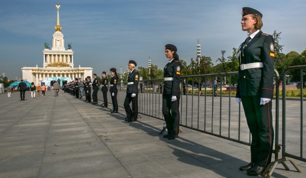 Парад кадет 1 сентября на ВДНХ