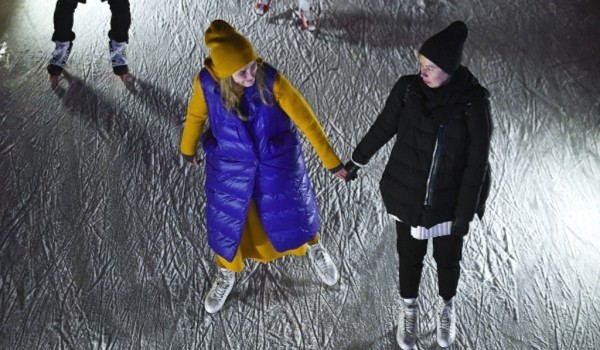 Сад «Эрмитаж» приглашает в выходные на занятия по керлингу и Freestyle Ice Skating