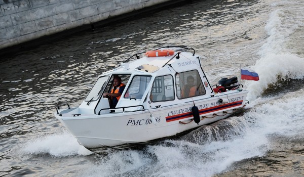 На водных объектах Москвы в 2019 году спасли 117 человек