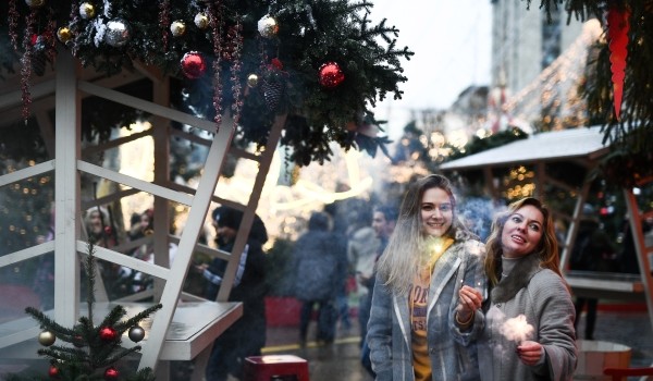 Гостей «Путешествия в Рождество» в последний день фестиваля ждут скидки на сладости до 50%