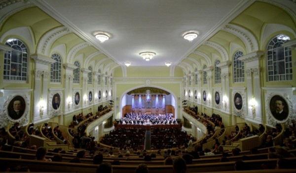 В Большом зале консерватории прошла премьера спектакля «Цветы запоздалые. Маленький роман»