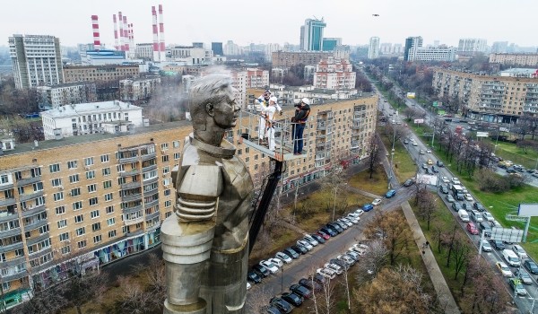 Движение на Ленинском проспекте и ул. Новаторов ограничено и перекрыто по 30 июня 2021 года