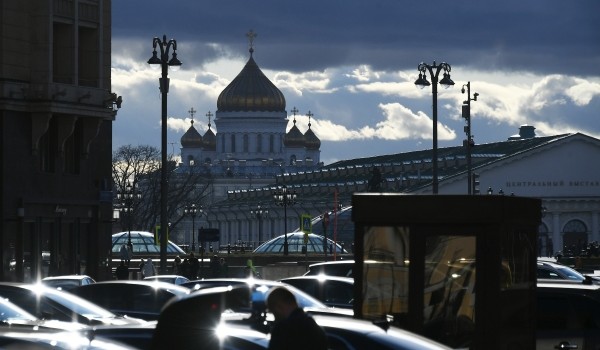 В начале рабочей недели москвичей ожидает солнечная погода