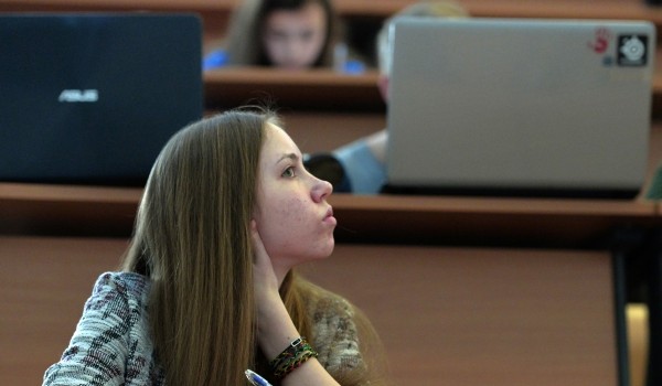 Собянин: Колледжи Москвы переходят на дистанционное обучение