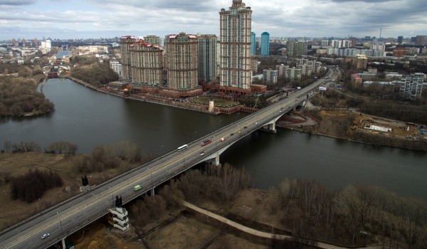 Строгинский мост через Москву-реку отремонтируют