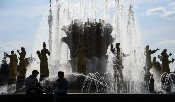 Гормост промоет фонтаны на ВДНХ и Триумфальную арку на Кутузовском проспекте 10 апреля
