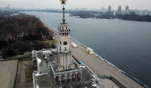 На территории парка Северного речного вокзала завершен первый этап работ по ремонту тепловых сетей