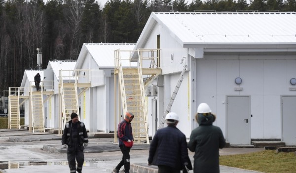 Демонтаж строительного городка и вывоз техники с территории нового инфекционного центра завершат в ближайшее время