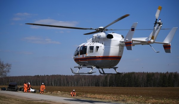Свыше 30 автомобилей и 10 вертолетов МАЦ украсили праздничной символикой в честь 75-летия Победы