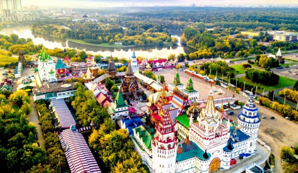 Гуляем онлайн на #Москвастобой: Царицыно, Коломенское, Спасо-Андроников монастырь и Кремль в Измайлово