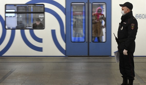 Функция отслеживания нелегальной торговли в метро и электричках появится в «Помощнике Москвы» летом