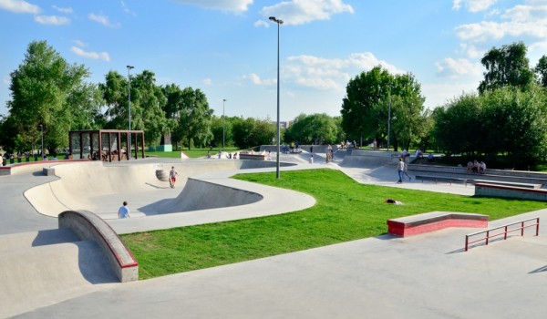 В столичных зонах отдыха открылись скейт-парки