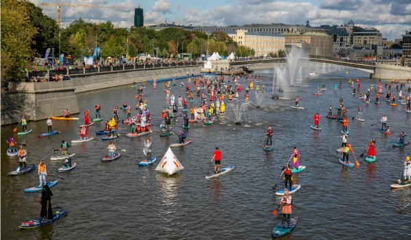 Парад сапсерферов на Водоотводном канале